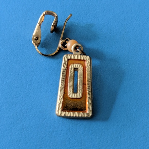 Vintage Burnt Orange Clip-on Earrings - Picture 3 of 3